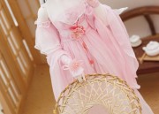 Reinventing the Classic Cheongsam with Modern Flavor:Youthful Long-Sleeve Qipao in Xiangyunsha Silk