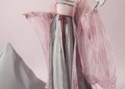 Charming Cheongsam with a Modern Twist:The Rise of Yue Mei Rens Qipao on Douyin