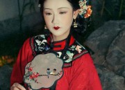 The Cheongsam and Pants Ensemble:A Blend of Traditional Elegance and Modern Comfort