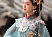 Ancient Hanfu Attire for Women:A Fairy-like Ethereal Style