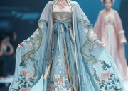 Styling a Short Jacket to Match a Horseface Skirt:A Fashion Guide