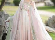 The Splendor of a Hanfu Bride:The Traditional Wedding Gown and Grand Ceremony