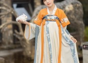 The Splendor of Twelve-Year-Old Chinese Hanfu Girls