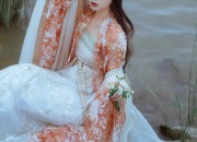 Neo-Chinese Cheongsam:Embracing the Revival of Traditional Qipao in the Modern Era