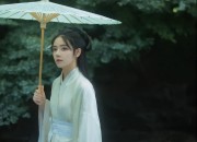 Winter Elegance:The Story of Hanfu Embroidery Shoe for Little Girls
