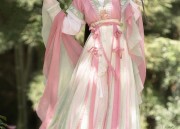Winter Wedding Gown:The Elegance of Cheongsam for the Bride