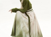 The Earring-Adorned Horseface Skirt:A Blend of Traditional Elegance and Modern Charm