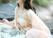 The Mellow Charm of Hanfu:The Gentle Essence of Traditional Chinese Clothing