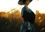 Traditional Hanfu Fashion:Parents Embracing the Cultural Heritage