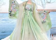 The Revival of Traditional Chinese Hanfu:Embracing Ancient Elegance