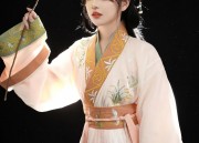 Traditional Chinese Style MaFace Skirt for Little Girls in Winter Fashion