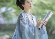The Elegance of Silk Sangha Cheongsam:A Journey into the World of Authentic Silk