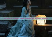 The Allure of a Cold and Elegant Cheongsam with a Slimming Silhouette