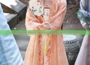 Heco Flagship Stores Mandarin-Style Skirt:A Closer Look
