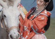 The Splendor of Traditional Hanfu Hair Accessories:The Blooming Flower Style