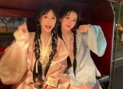Children in Qipao Shawls:A Cultural Glimpse into Traditional Chinese Fashion