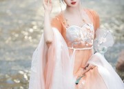 The Revival of Tang-Style Large-Size Hanfu:Embracing Traditional Elegance in Modern Times