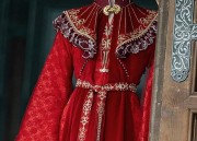 The Red Hanfu Woman and the Flower of the Otherworld
