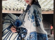 A Monochroma Horseface Skirt and Blouse:A Fashionable Unisex Attire
