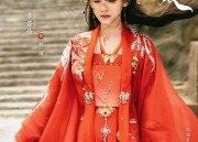 Cheongsam-Inspired Dress for Summer:Mid-Length Skirt Vogue