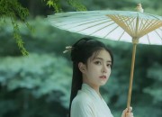 The Little Girl in a Cheongsam and Ice Silk Dress