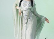 The Revival of Chinese Traditional Hanfu Fashion:Exploring the Essence of Ancient Chinese Culture