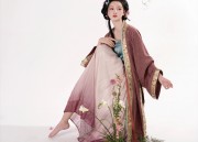 Petite Power:Styling Qipao for a Curvier Winter
