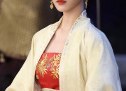 Winter Warmth in Hanfu Qiyao:A Guide to Comfortable Traditional Chinese Clothing