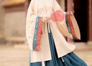 Moon-Flower Empress:An Original Hanfu Journey