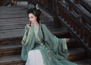 Elegant and Unique:The Journey of a Girl Embracing Hanfu Fashion