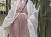 The Enchantment of Jiangnans Misty Rain and Horseface Skirt
