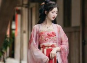 The Charm of Red and Green Hanfu:Traditional Elegance in Chinese Cultural Clothing