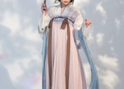 Summer in a Bloom:Teenage Girls in Traditional Hanfu Fashion