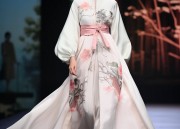 Embracing a Youthful Style with Modern Qipao:The New Generation of Traditional Elegance
