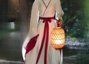 Maternal-Daughter Qipao Style:A Bonding Experience Through Traditional Chinese Clothing