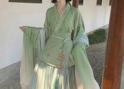Summer Elegance of Hanfu Girls:The Splendor of Large-袖衫 in the Summer Heat