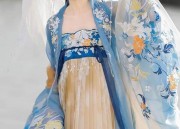 Watching the Sea:The Splendor of Hanfu,the Traditional Chinese Clothing