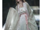 Orange Hanfu Children:A Glimpse into Traditional Chinese Splendor
