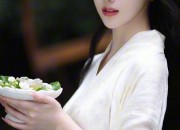 Spring Qipao:Modern Chinese Style Evolution