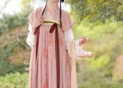 Miniature Handmade Cheongsam:A Tale of Craftsmanship and Tradition