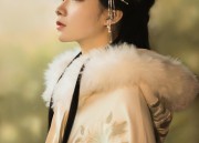 Vibrant Red Hanfu for Summer:The Elegance of a Red-Clad Chinese Woman