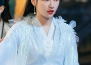 Elegant Hanfu Fashion:Pairing a Horseface Skirt with a Traditional Hanfu Blouse