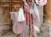 A Fairy-like Child in Hanfu Robes:Ancienne Mode and Divine Elegance