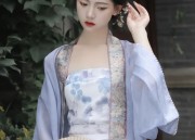 Reimagining the Fish-Tail Cheongsam Dress:A Modern Evolution
