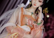 Ancient-Style Hanfu Girls Winter and Autumn Hooded Robes:A Guide to Traditional Comfort and Style