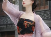 Green Immersion:The Enchanting World of Ancient Chinese Womens Hanfu Fashion