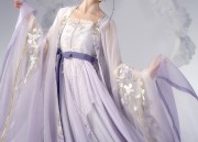 Hangzhou Silk Cheongsam:Embracing the Retro Vogue