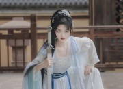 Neo-Classical Elegance:The Butterfly-Inspired Ma-Mian Skirt of Modern Chinese Fashion