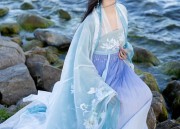 Knitwear Cardigans and Cheongsam Combinations:A Guide to Traditional Elegance