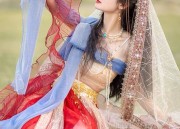 Ancient Elegance in Modern Times:The Besties Journey into the World of Hanfu and Its Slimming Charm